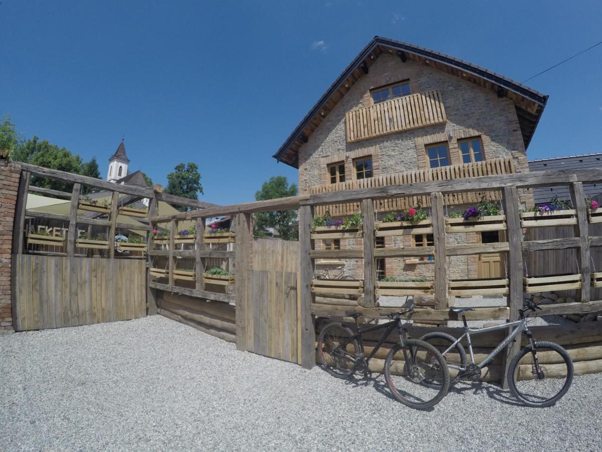 Liptov Lodge Lipótszentmiklós Kültér fotó